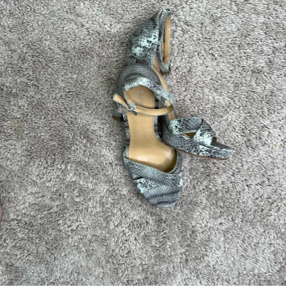 Micheal Kors strap heel. Size 71/2 color - Celadon #002